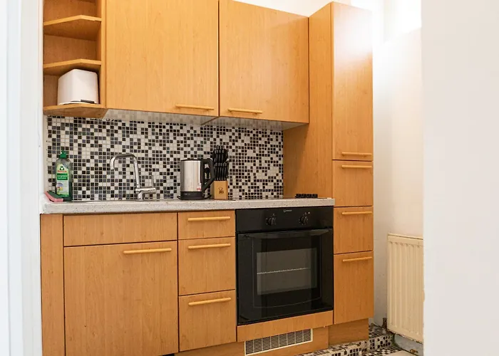 Apartment Affordable 1br Apt, Next To Rennweg & Belvedere *
